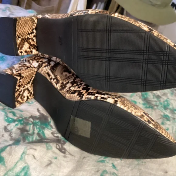 Tan & Brown Snakeskin Pattern Heeled Boots Various Sizes - Picture 6 of 8